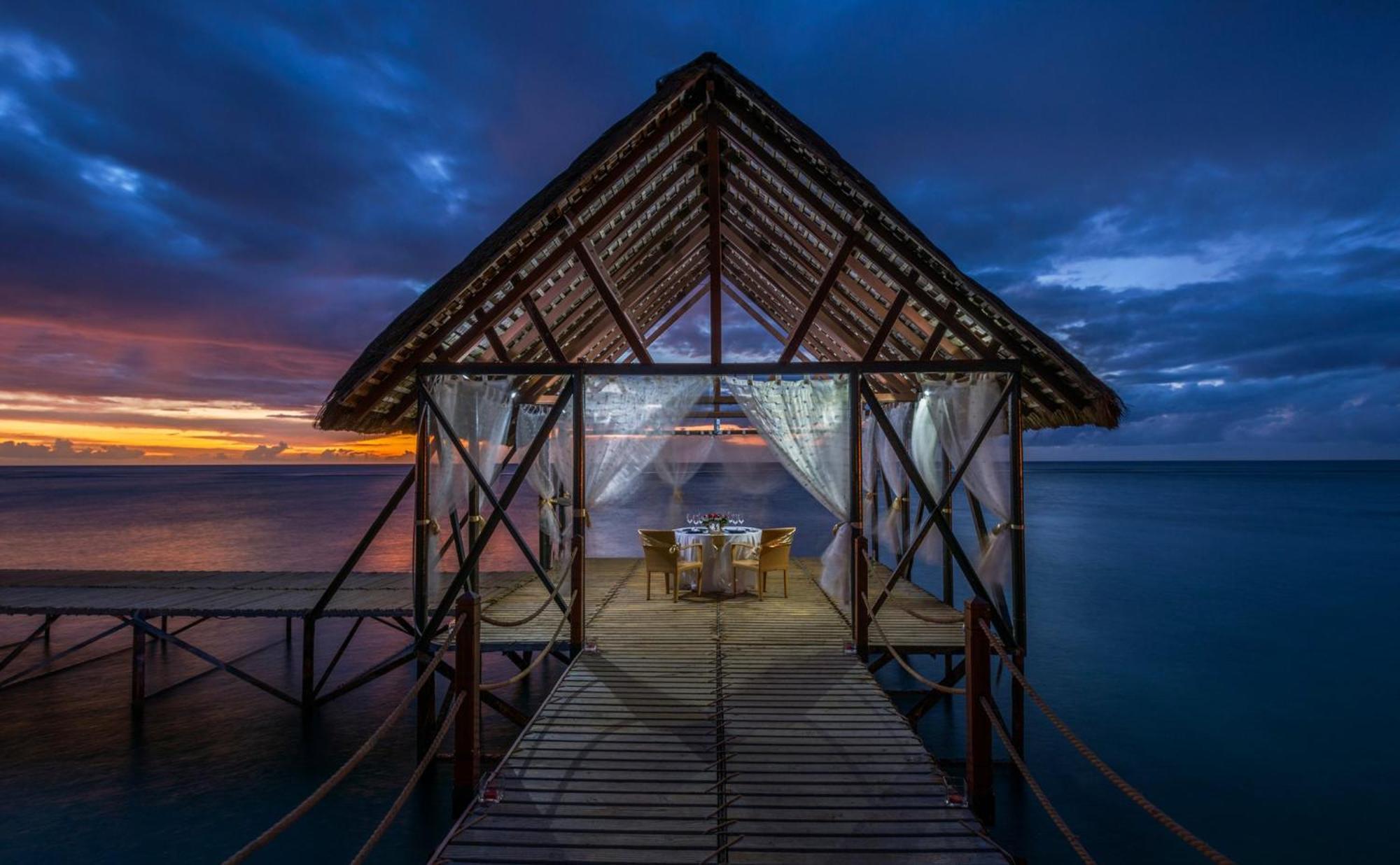 Le Meridien Ile Maurice Hotel Pointe aux Piments Exterior photo